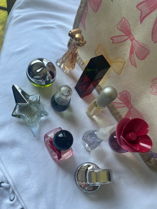 Cute.10pc Mini Perfumes. - Picture 12 of 12